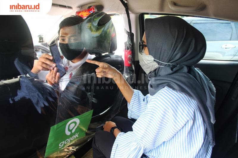 Ilustrasi - Agar terhindar, profesi pengemudi sebaiknya pakai tabir pembatas. (Inibaru.id/ Triawanda Tirta Aditya)<br>