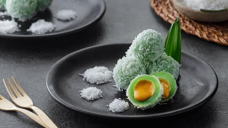 Klepon sudah ada di restoran Indonesia-Belanda atau Tionghoa sejak 1950-an. (Unileversolutions)