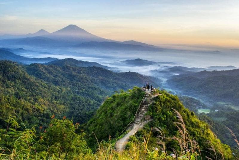 Keindahan alam dari puncak Gunung Lanang. (Iripcorner)<br>