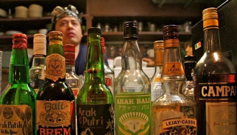 Arak Bali Bisa Sembuhkan Corona? Eits, Begini Faktanya!