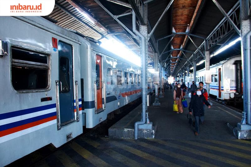 Penumpang kereta api mengalami lonjakan. (Inibaru.id/ Triawanda Tirta Aditya)<br>
