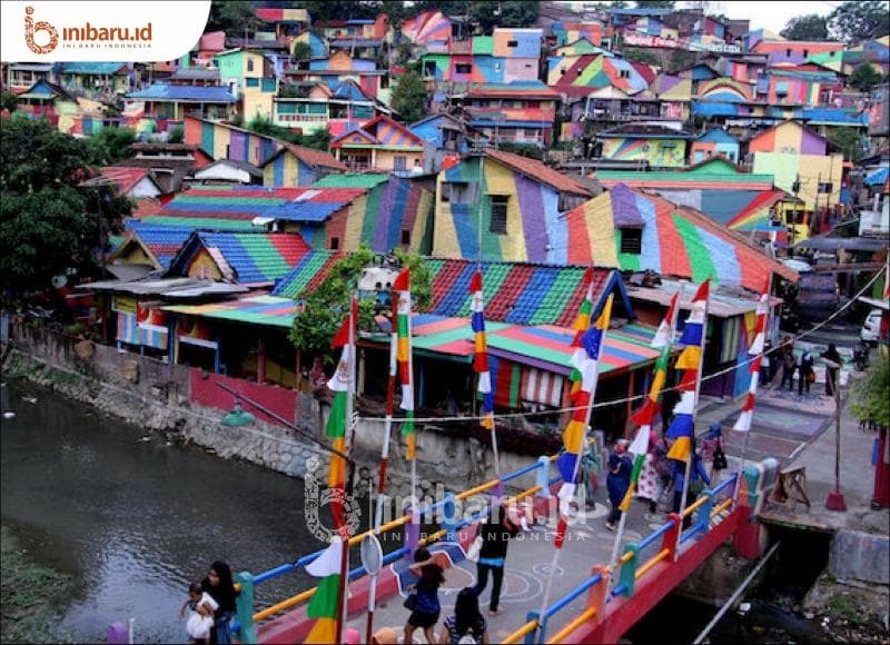 Gunung Brintik populer dengan sebutan Kampung Pelangi. (Inibaru.id/ Verawati Meidiana)