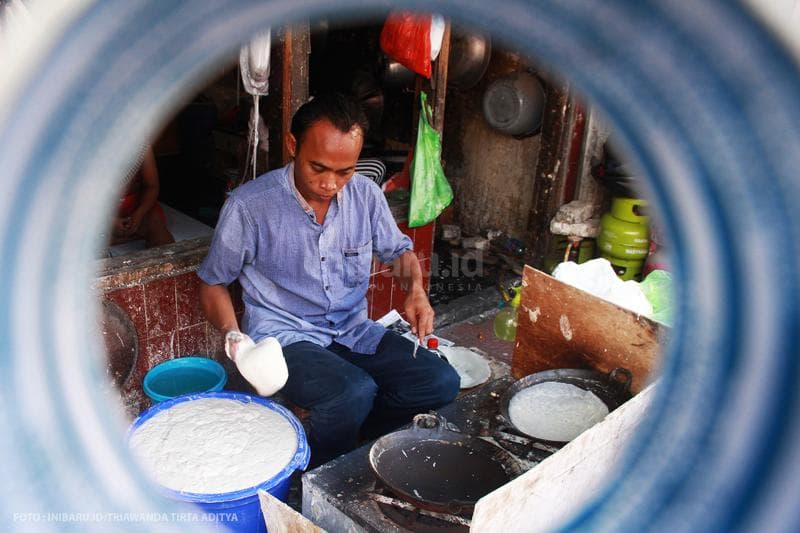 para lelaki akan bekerja hingga malam, bahkan hingga larut pagi<br>