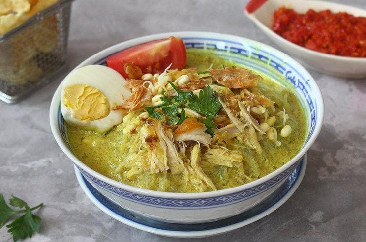 Soto memiliki nama yang berbeda-beda di tiap daerah. (Bukalapak)