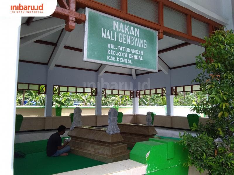 Makam Wali Gembyang sering dikunjungi para peziaran dari berbagai kalangan. Dari rakyat biasa hingga pejabat. (Inibaru.id/ Isma Swastiningrum)<br>