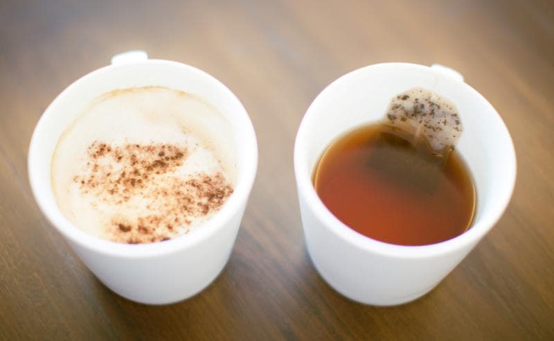 Kopi dan teh. (Flickr/Napat Chalakornkosol)