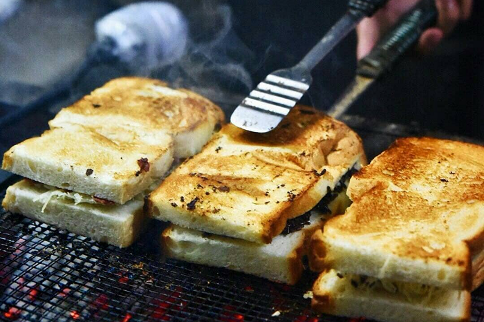 Roti Bakar bagi Kebanyakan Orang Indonesia, Dimakan Sore-Sore dan Cuma Jadi Camilan