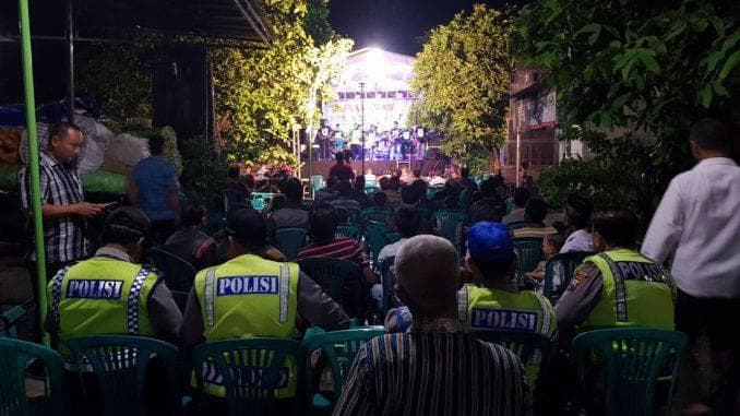 Ilustrasi: Hajatan di malam hari. (Tribratanews.demak.jateng.polri.go.id)