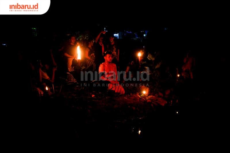 Masih banyak mitos yang mengganjal di antara sendang dan sejumlah makam di TBRS. (Inibaru.id/ Audrian F)<br>