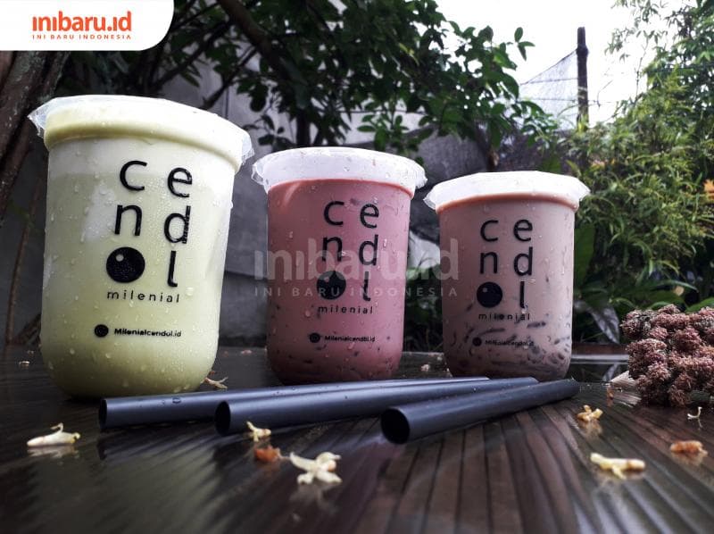 Beberapa varian Es Cendol dan <i>Cheese Creem</i> yang manisnya nggak lebay. (Inibaru.id/ Dyana Ulfach)