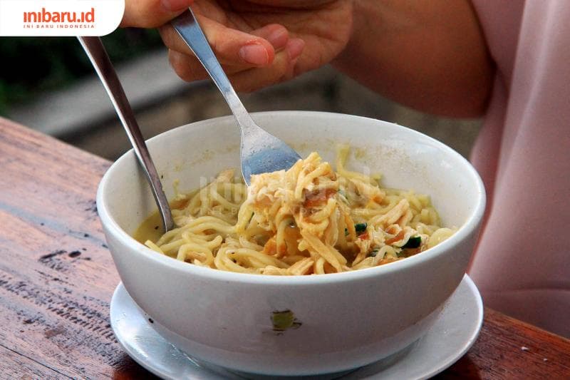 Disarankan bawa alat makan sendiri. (Inibaru.id/ Triawanda Tirta Aditya)<br>