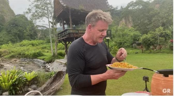 Ramsay mwngatakan resep nasi goreng ini layak di dicoba semua orang. (Youtube/gordonramsay)