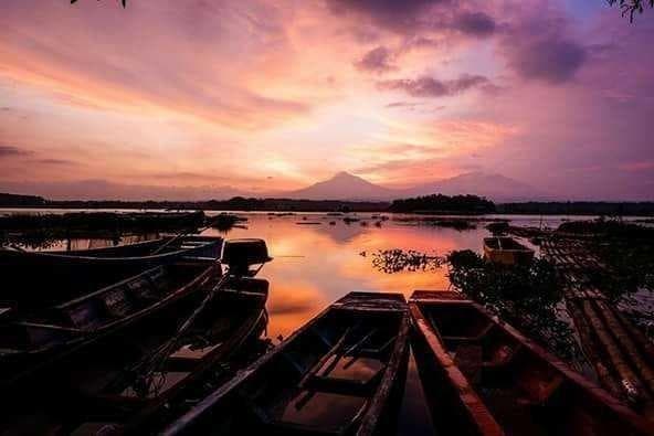 Pesona Waduk Cengklik di sore hari. (Steemit/Miftachus Saidin)