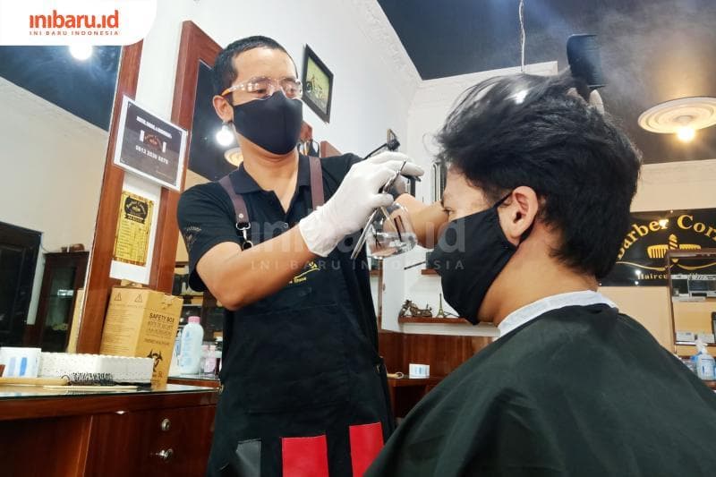 Biaya potong rambut di luar negeri bisa sangat mahal. (Inibaru.id/ Zulfa Anisah)