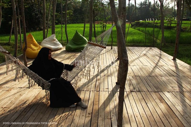 Tidur di sini berasa menyatu dengan alam dan seisinya.<br>