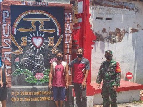 Tugu PSHT. (Klikjatim)