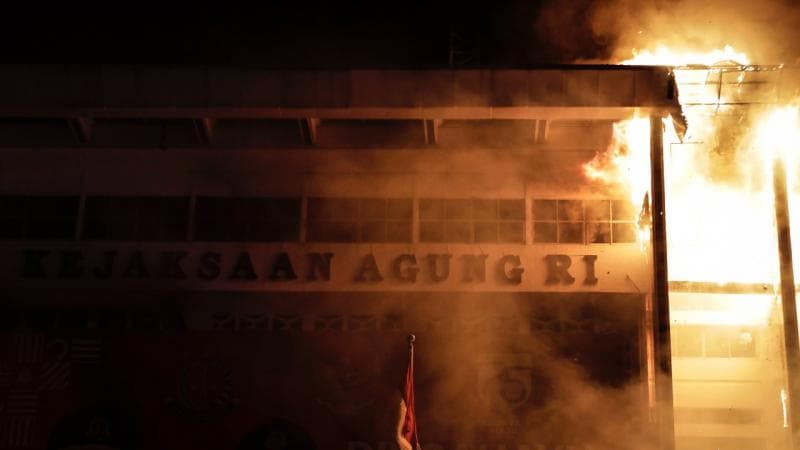 Ada dugaan kebakaran gedung Kejaksaan Agung dibakar secara sengaja. (Cnn/Adhi Wicaksono)