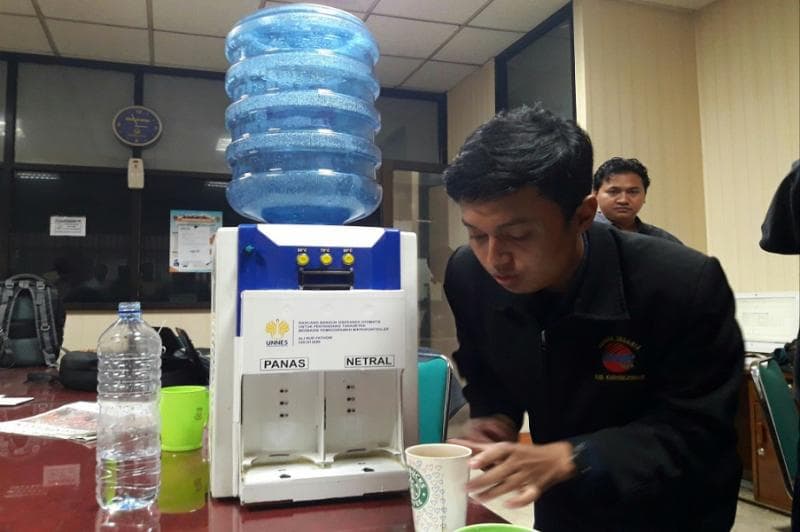 Ilustrasi galon air minum dalam kemasan Aqua (Medcom.id)