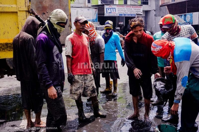 Para pahlawan dari selokan Kota Semarang.<br>