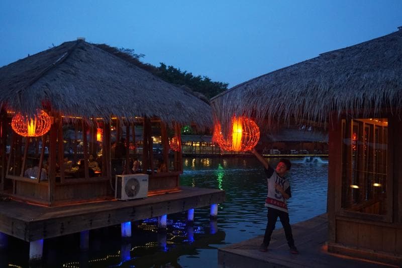 Kampung Laut Semarang pada malam hari. (Diah Didi)