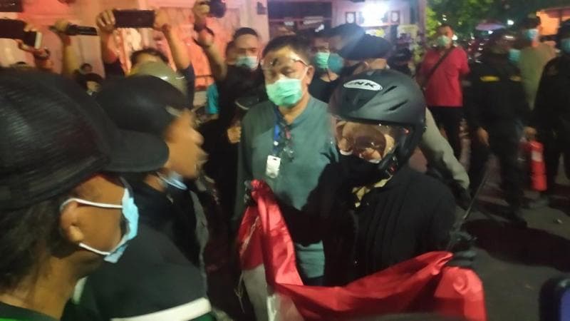 Risma saat marahi demonstran. (Ikilhojatim)