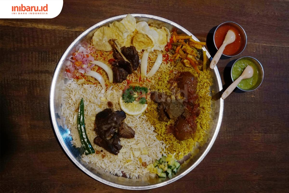 Trio Nasi Khas Timur Tengah dalam Satu Loyang yang Patut Kamu Coba di Resto Khoja