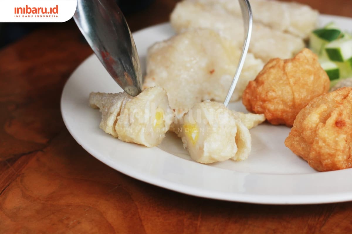 Pempek telur kecil di Kedai Tekwan Takeone. (Inibaru.id/ Annisa Dewi)