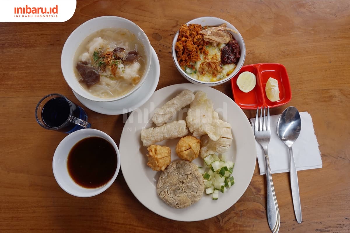 Aneka hidangan yang disediakan di Kedai Tekwan Takeone. (Inibaru.id/ Annisa Dewi)