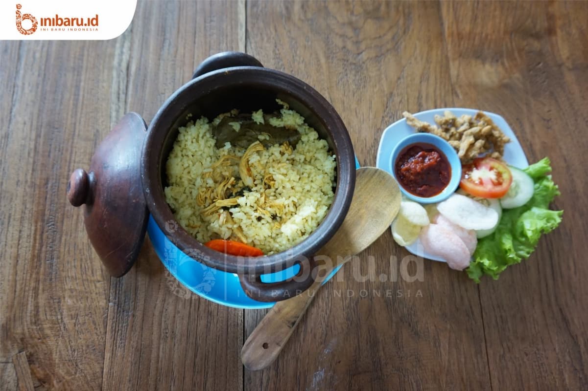 Menu Nasi Bakar Kendil Memanggil di Pullen's Resto. (Inibaru.id/ Ida Fitriyah)