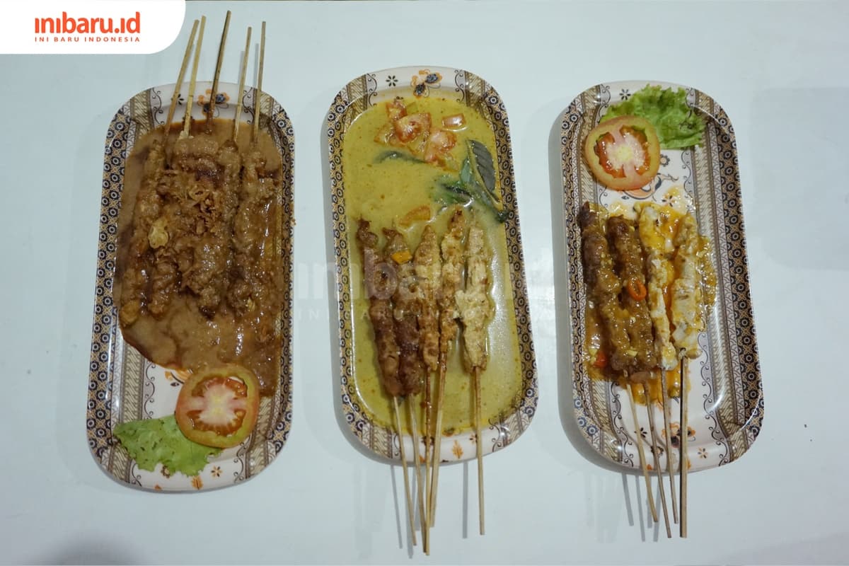 Satai ayam yang disediakan Satenan Indonesia lebih premium karena terbuat dari daging dada ayam seluruhnya. (Inibaru.id/ Ida Fitriyah)