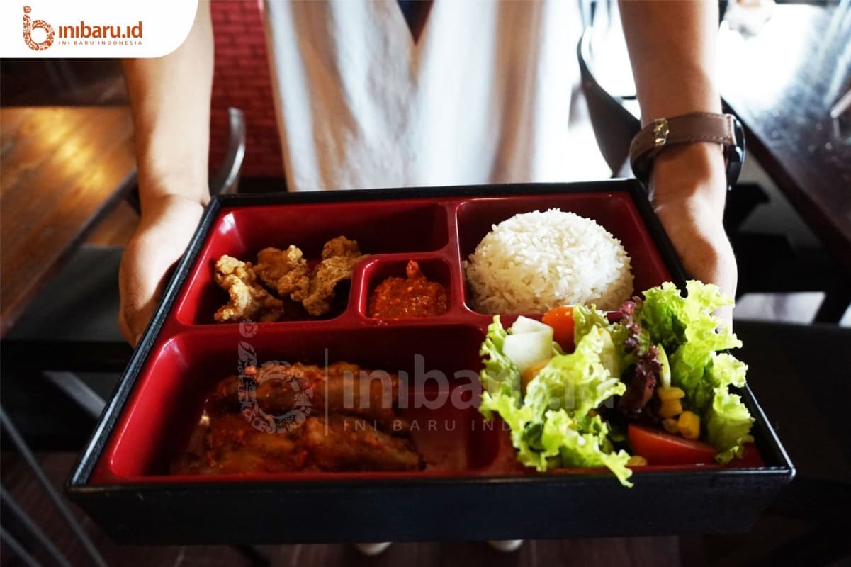 Bento Chicken Sambal Taichan di Scoops and My Story. (Inibaru.id/ Ida Fitriyah)