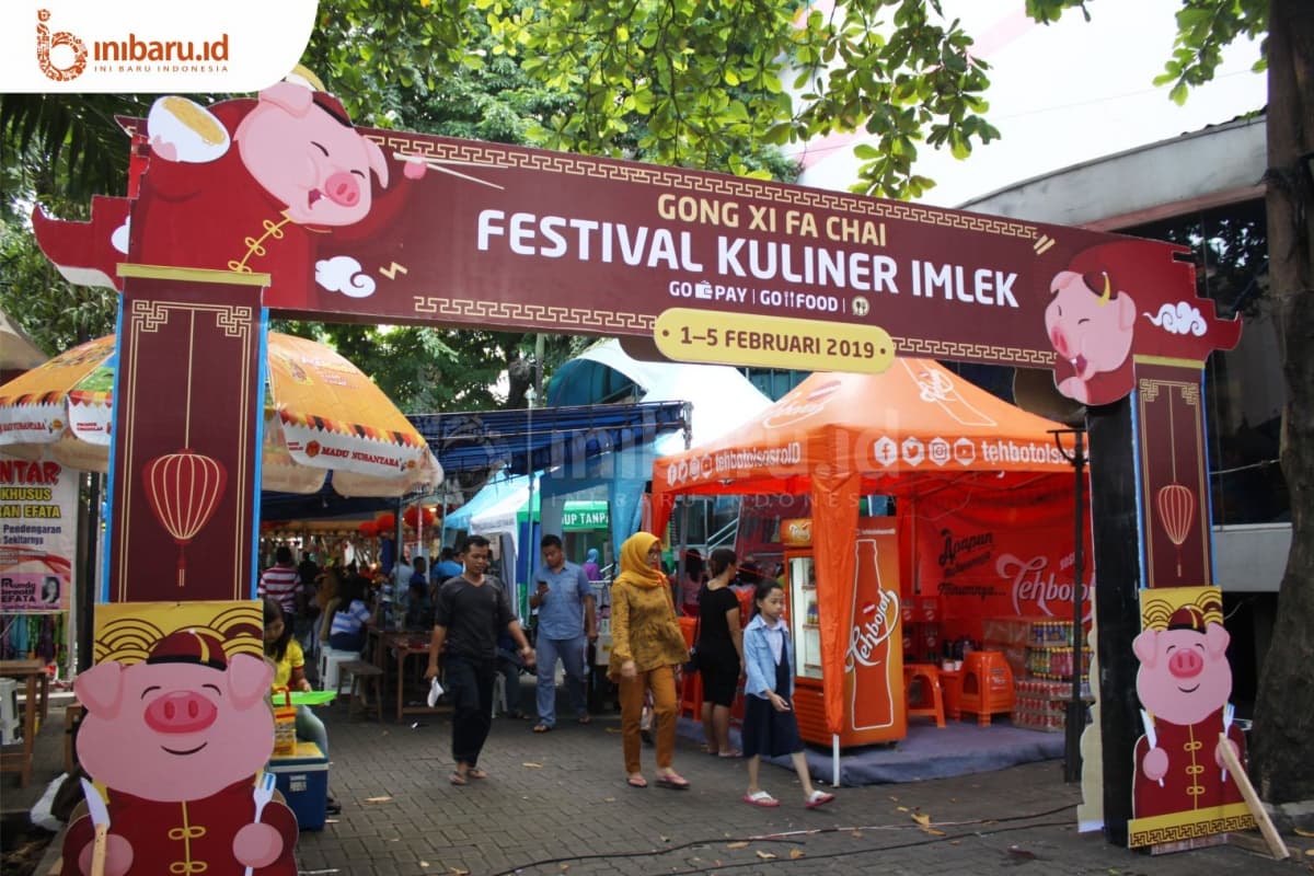 Suasana Festival Kuliner Imlek Semarang di Lapangan parkir Sri Ratu Pemuda. (Inibaru.id/ Ida Fitriyah)
