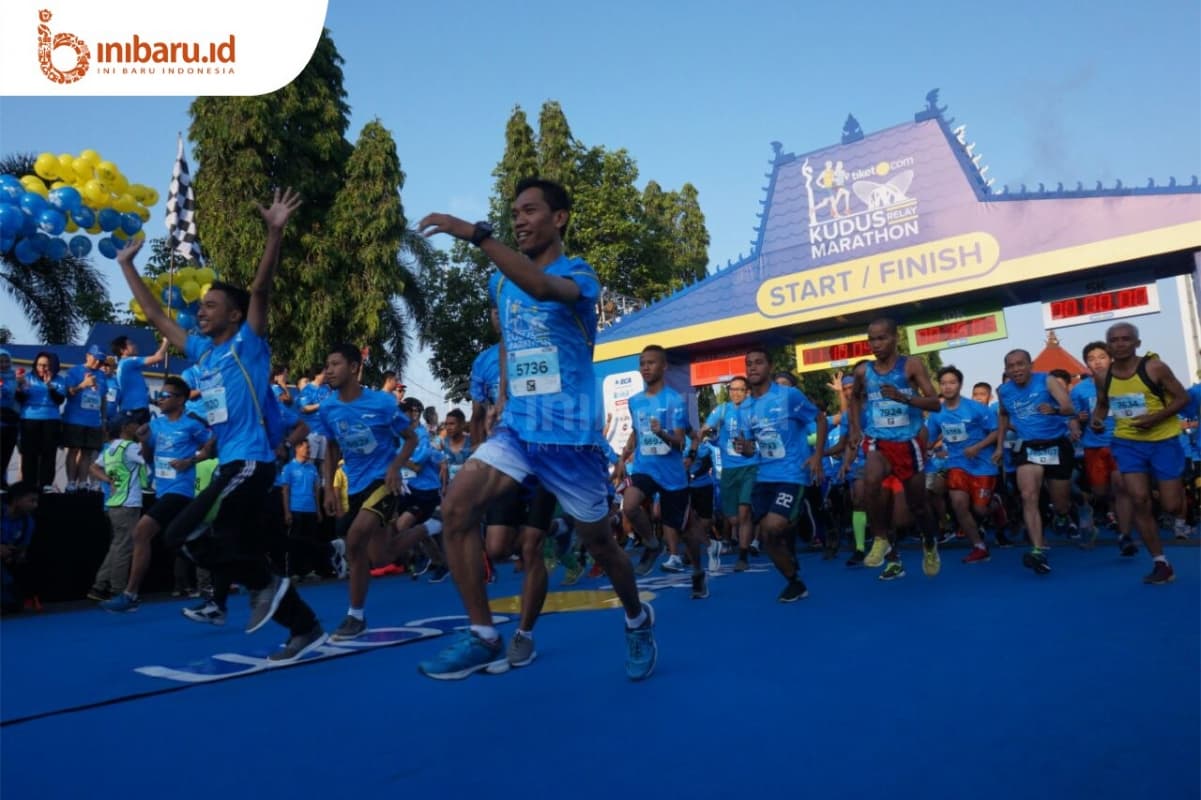 Para pelari di Tiket.com Kudus Relay Marathon 2018. (Inibaru.id/ Ida Fitriyah)