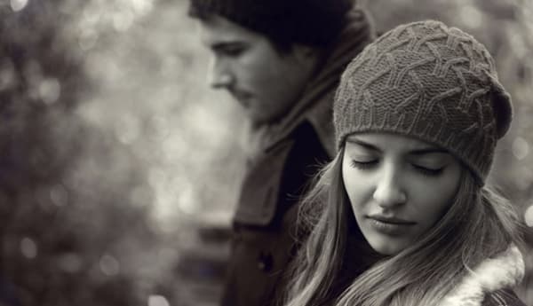 Perasaan memang nggak bisa dipaksakan. (i.huffpost.com)