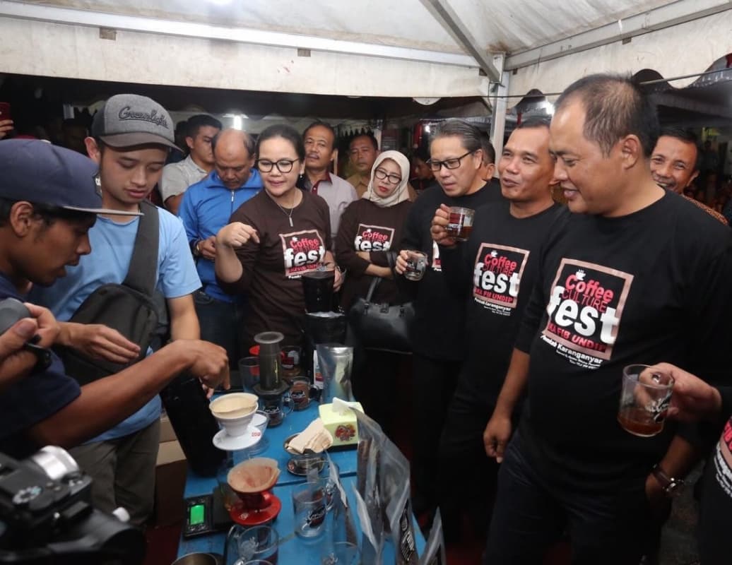 Bimo Aji, Perkenalkan Nikmat Kopi Lokal pada Masyarakat Karanganyar
