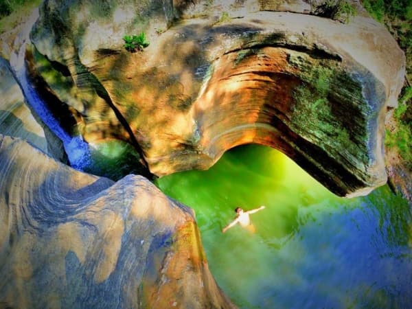 Sudut yang Tepat Bikin Dinding Air Terjun Luweng Sampang Mirip Ngarai Antelope Arizona