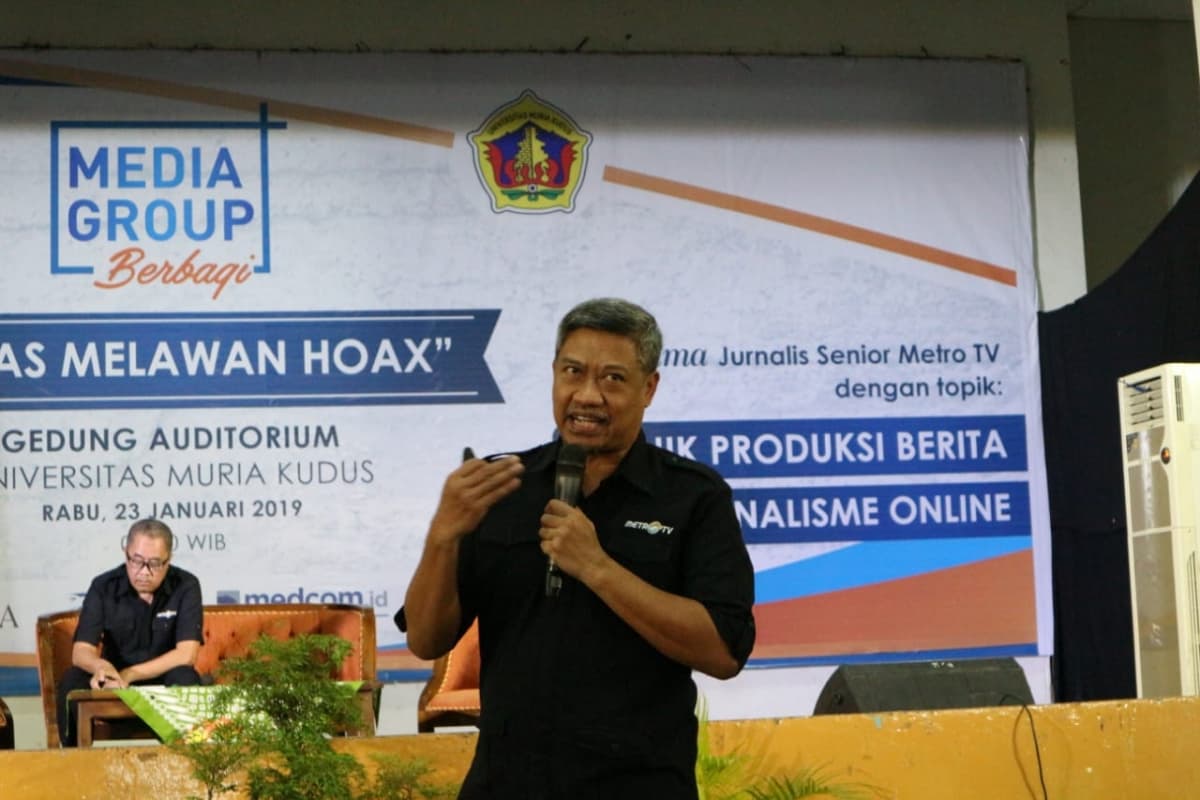 Jurnalis Senior Metro TV Wayan Eka Putera memberi penjelasan tentang citizen journalism di Auditorium UMK Kudus pada Rabu, 23 Januari 2019. (Inibaru.id/ Artika Sari)