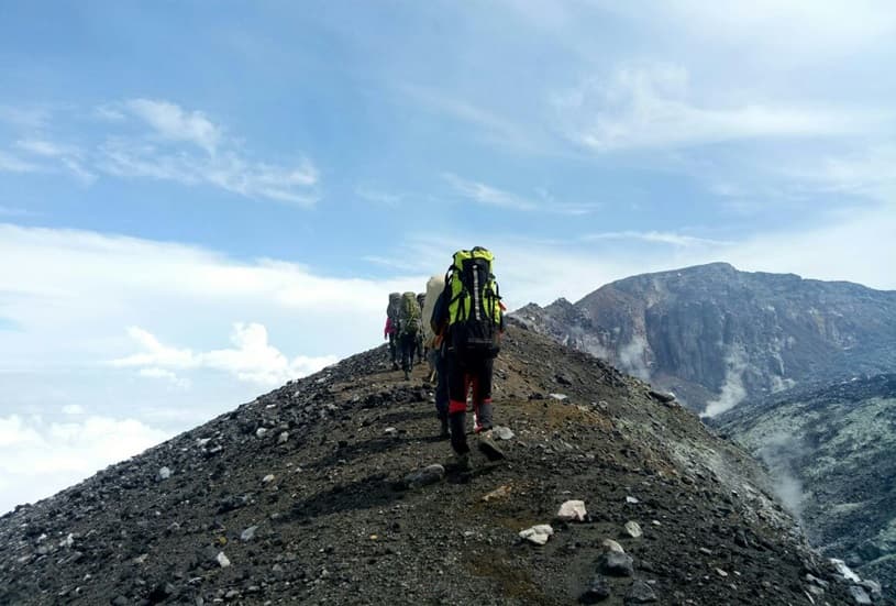 Menggapai Atap Jawa Tengah melalui Jalur Bambangan
