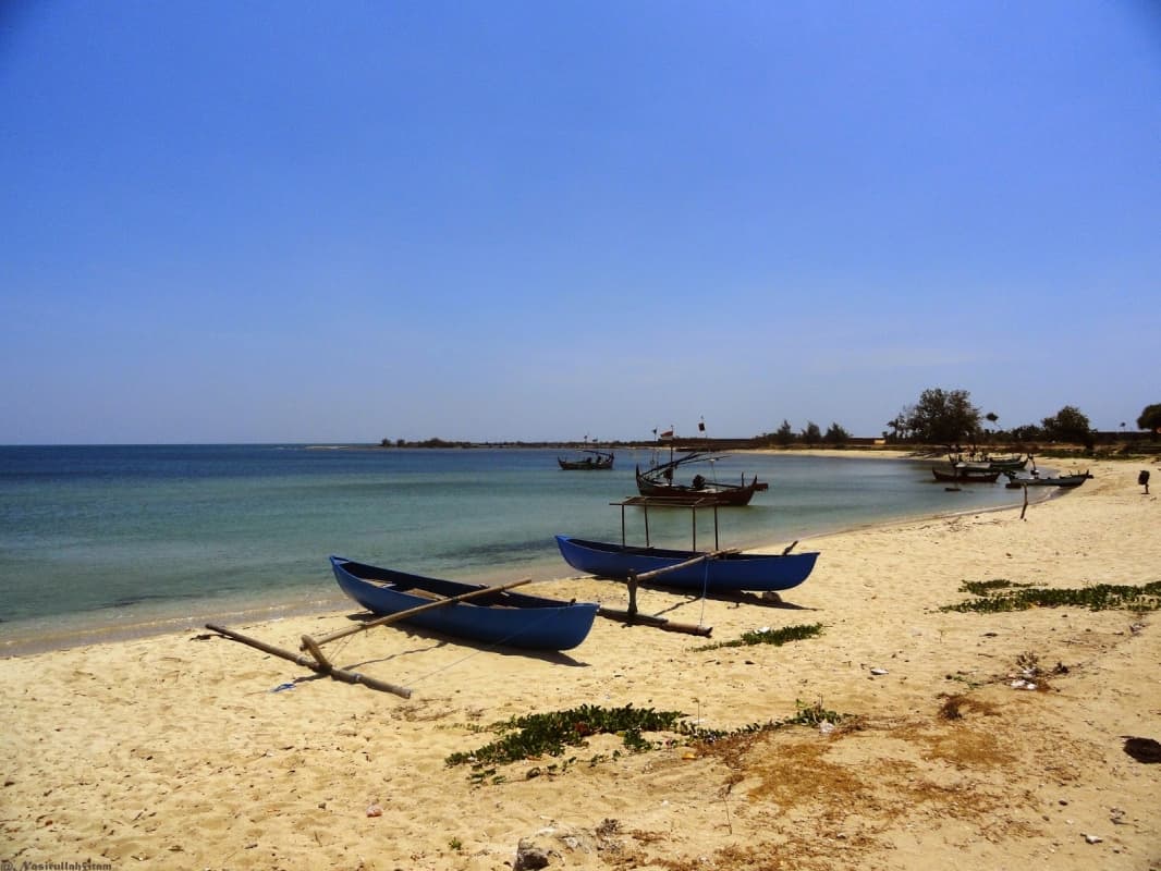 Tenang dan Bebas Stres di Pantai Blebak Jepara