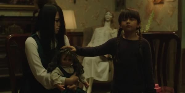 Sosok Riana dalam "The Sacred Riana Beginning". (Youtube)