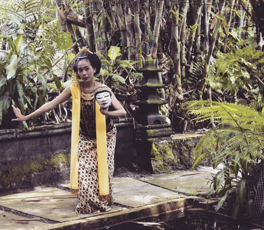 Jati Diri Perempuan Jawa yang Tersirat Dalam Tari Topeng Endel dari Tegal