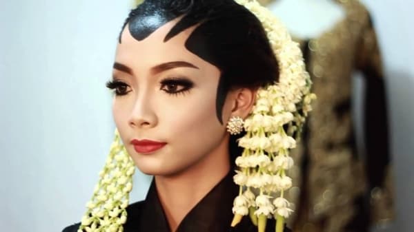 Lebih dari Sekadar Hiasan, Inilah Makna Ronce Melati pada Pernikahan Adat Jawa