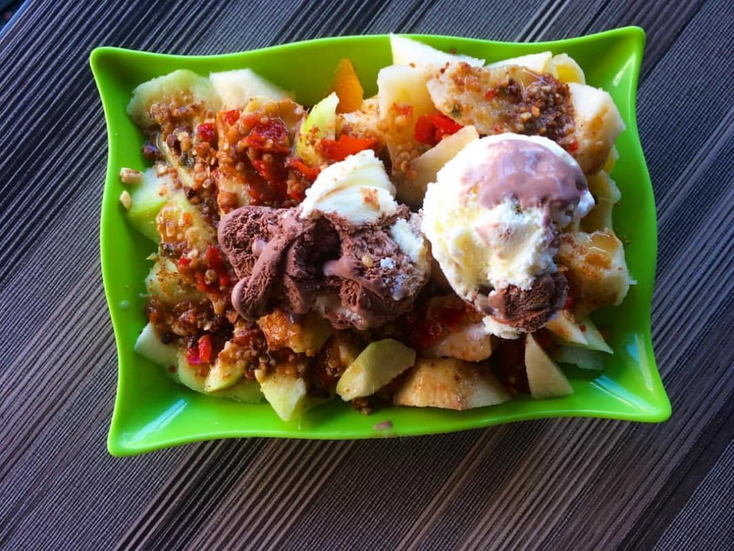 Rujak es krim bisa kamu bikin sendiri, lo. (Instagram/atik_muttaqin)