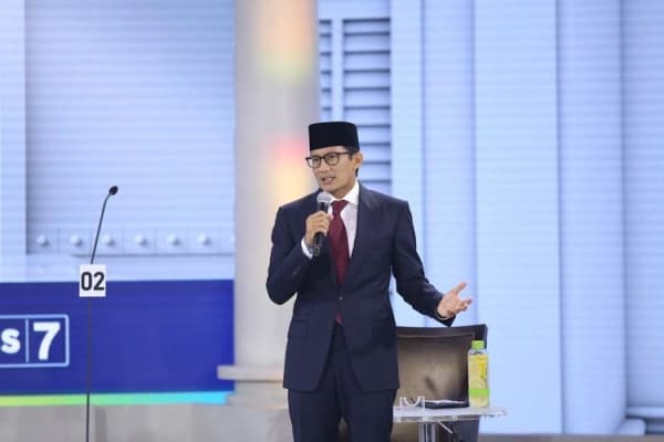 Sandiaga Uno saat berbicara dalam debat Pilpres 2019. (Kompas/Garry Lotulung)