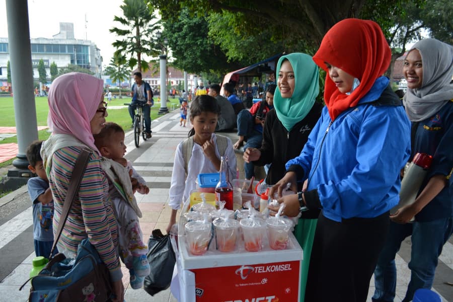 Takjil selalu diburu menjelang berbuka puasa. (Untidar.ac.id)