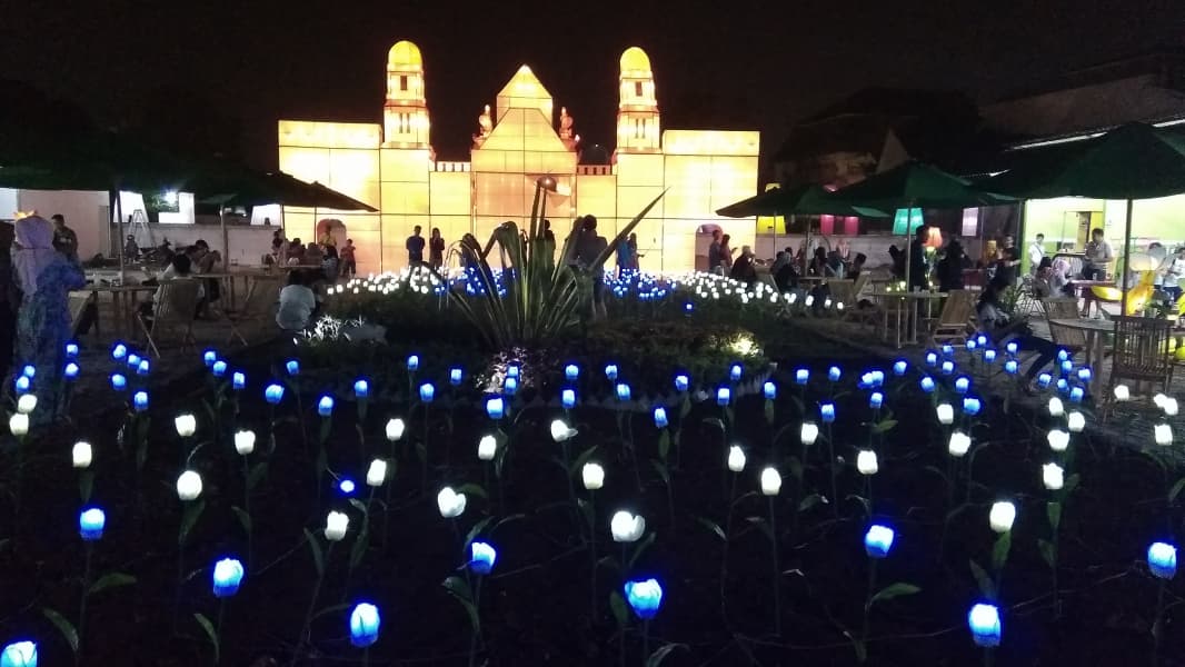 Salah satu spot instagramabel di Taman Kota Lama, Semarang, Jawa Tengah. (Inibaru.id/Artika Sari)