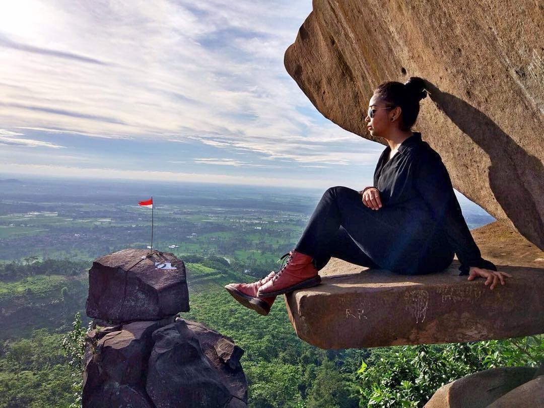 Eksotiknya Bebatuan di Batu Agung Tegal
