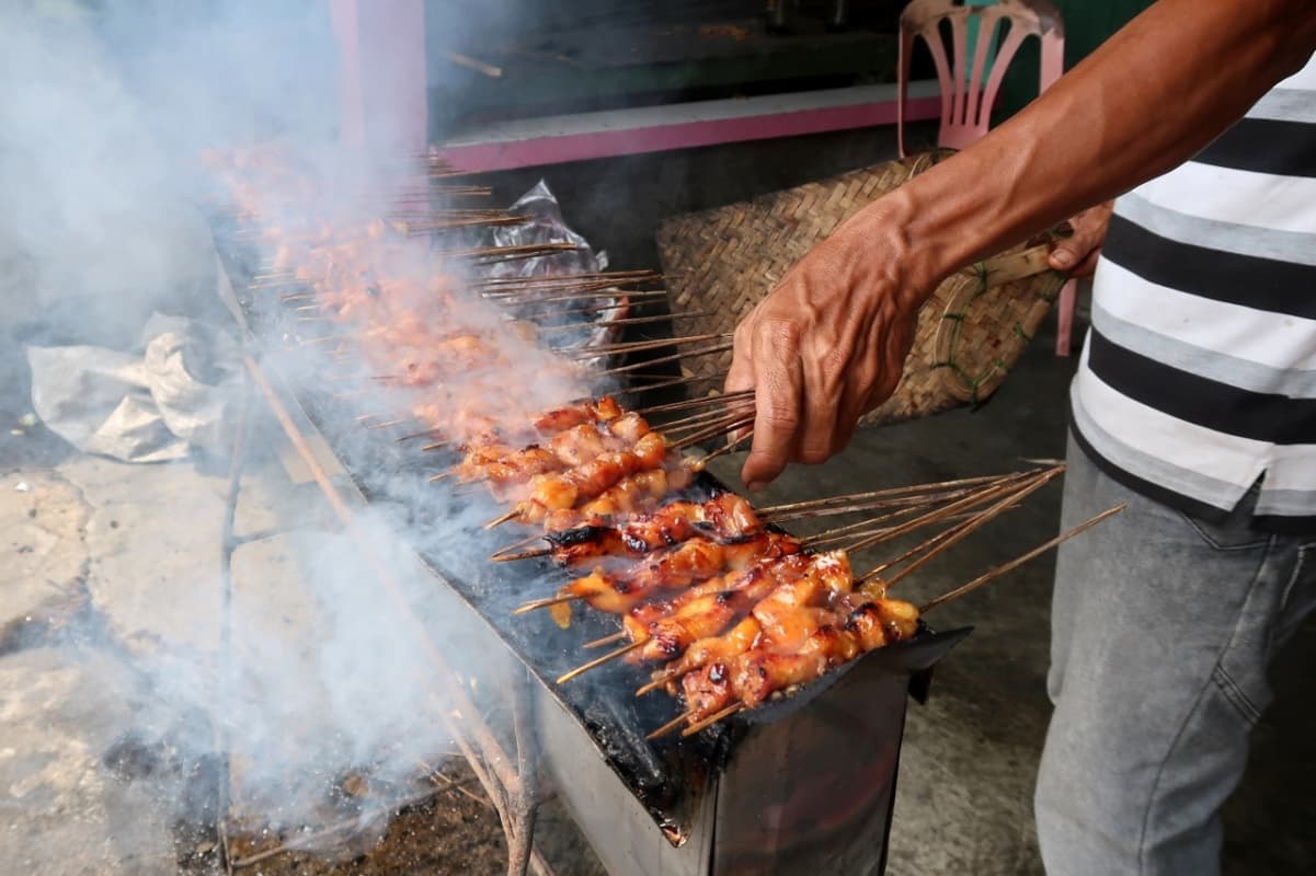 Satai Ambal khas Kabupaten Kebumen. (Myeatandtravelstory)