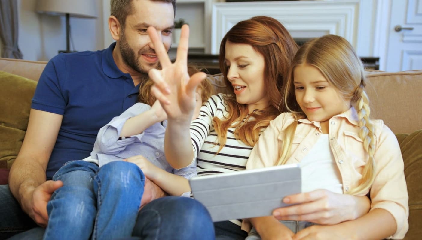 Tunggu Beduk Magrib, Mari Pahami Betapa Berharganya Keluarga Lewat Tiga Film Ini