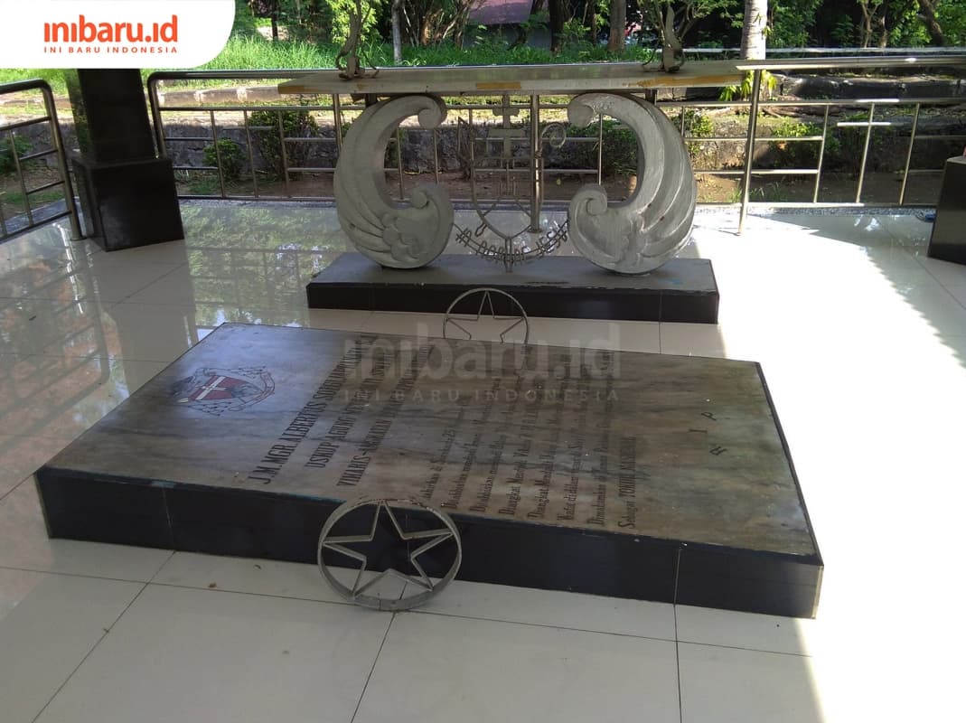 Nisan Soegijapranata di Taman Makam Pahlawan Nasional Giri Tunggal Semarang. (Inibaru.id/ Isma Swastiningrum)